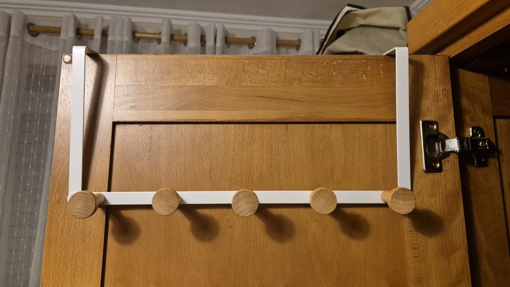 Cabide de porta madeira e branco