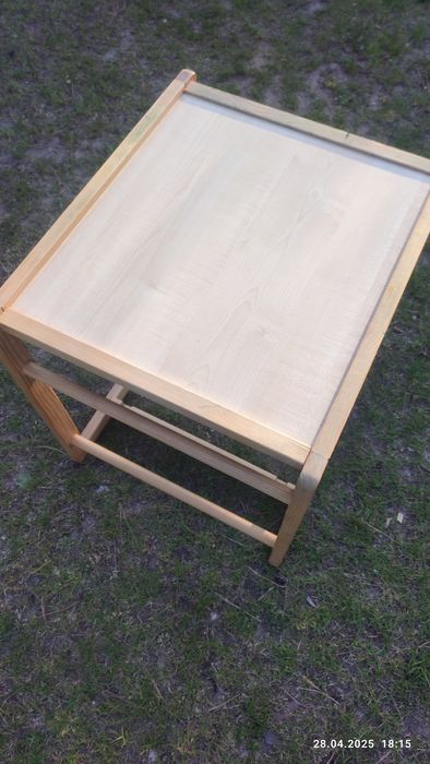 Krzesełko do karmienia drewniane