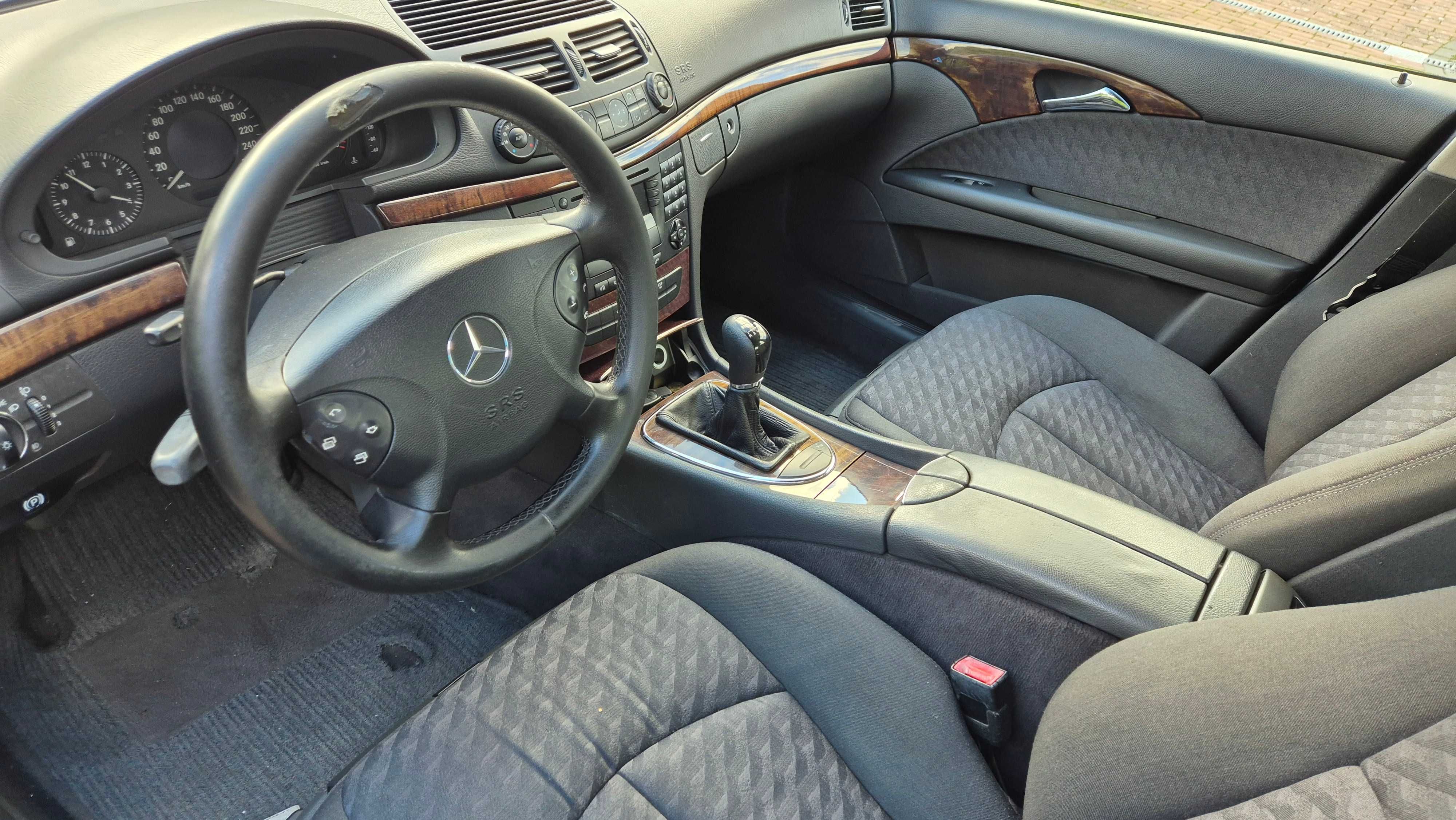 Mercedes E-klasa 220 CDI CLASIC
