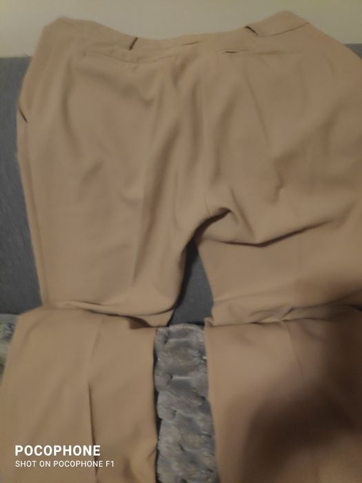 Calça beje corte s direito