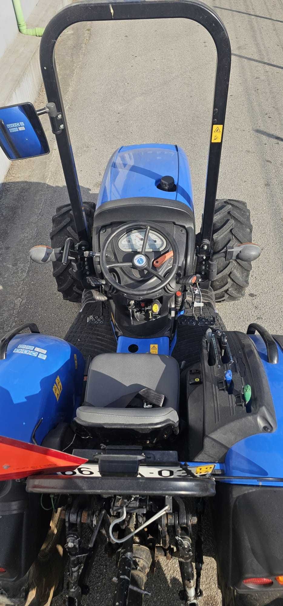 Trator New Holland T3020 com Fresa Herculano