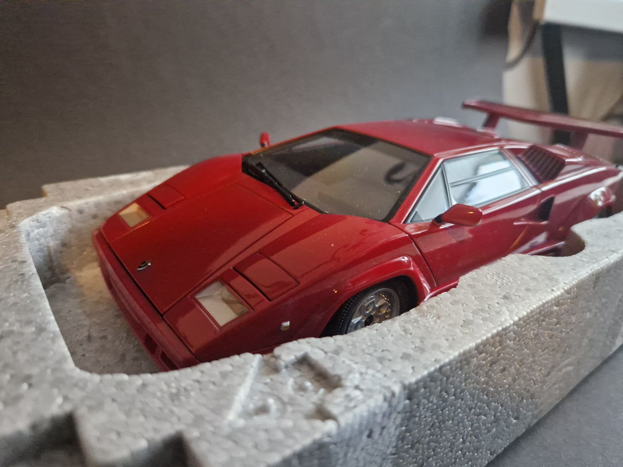 Lamborghini Countach 25th AutoArt 1:18