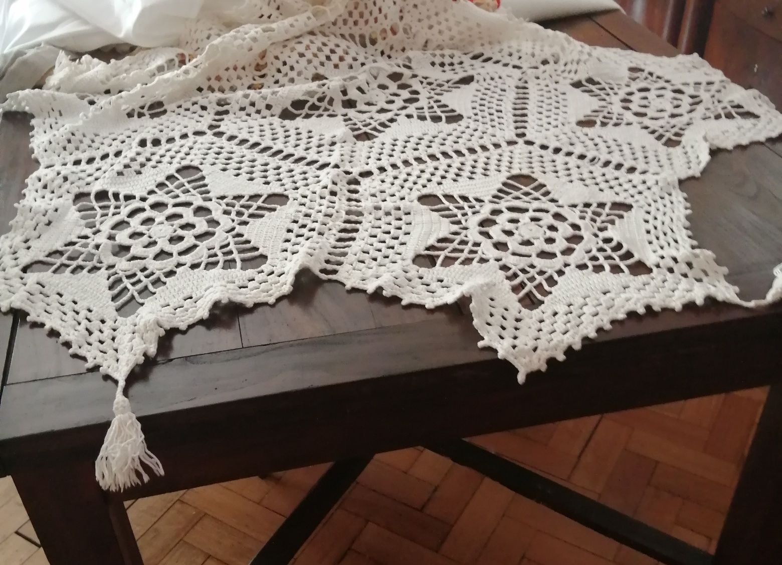 Toalha de mesa redonda em croché
