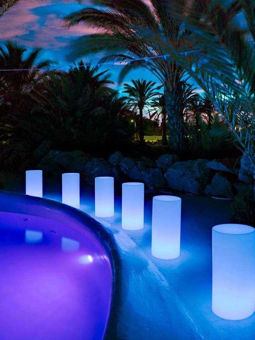 Mobiliario led iluminado vasos e outros