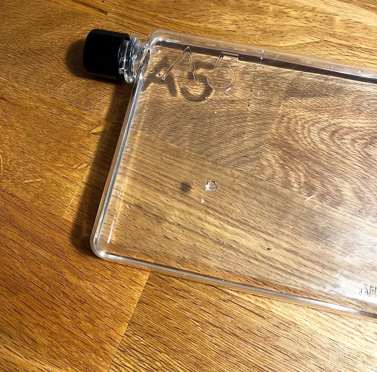 Garrafa de água DESIGN MEMOBOTTLE A5 nova — 28€