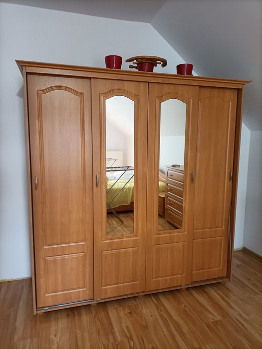 Szafa przesuwna  na ubrania