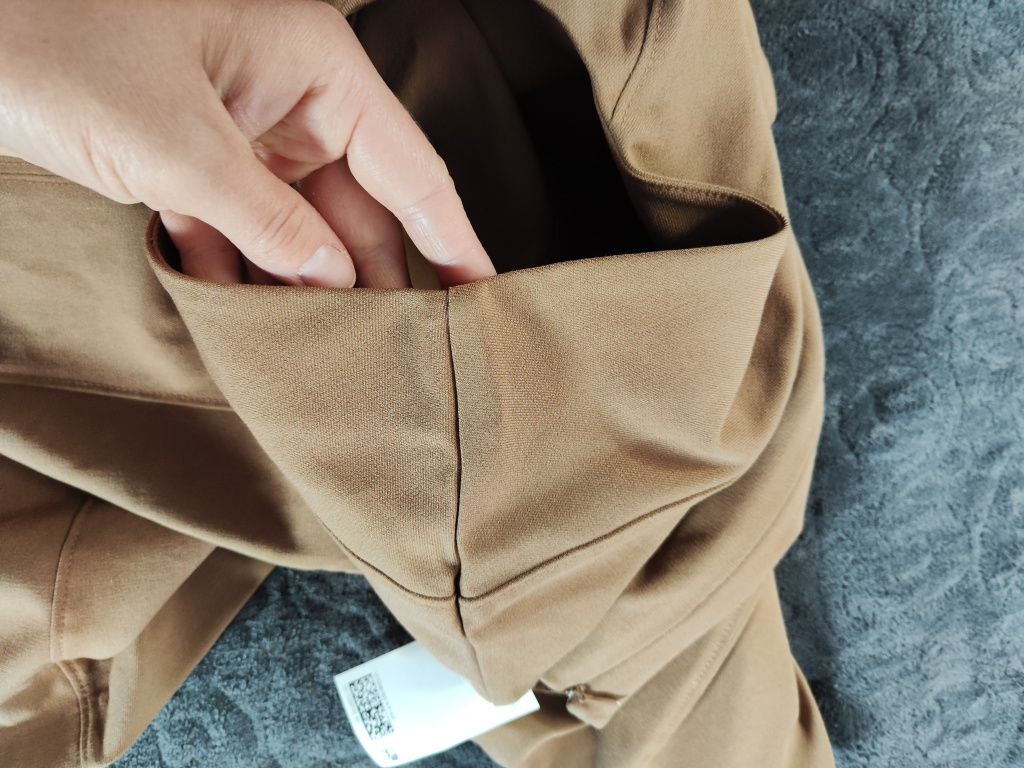 Sukienka H&M hm camel Basic szafa kapsułowa brązowa beżowa M do pracy