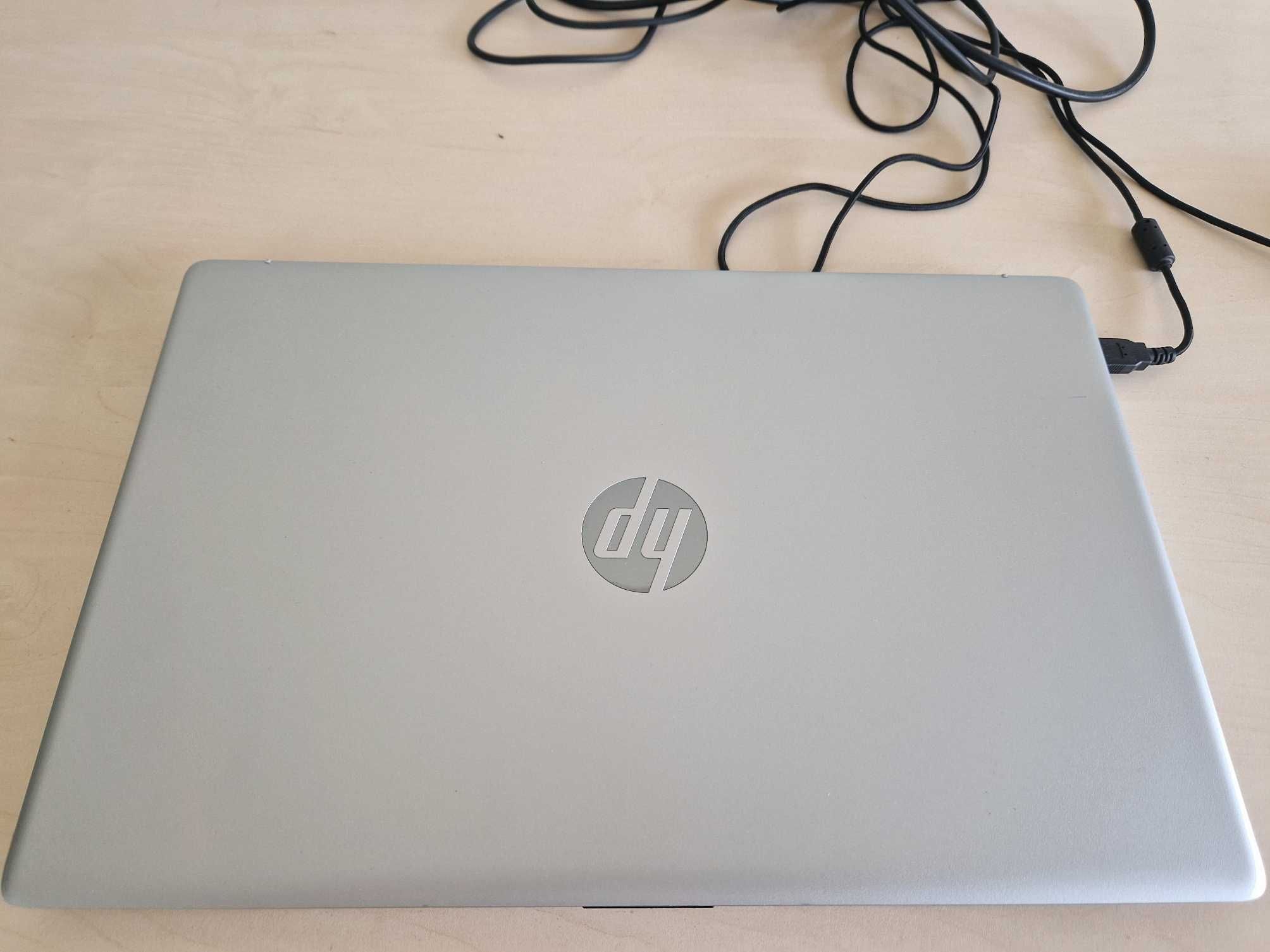 Laptop HP 17 i3-1115G4/8GB/256/Win11 Silver - likwidacja firmy