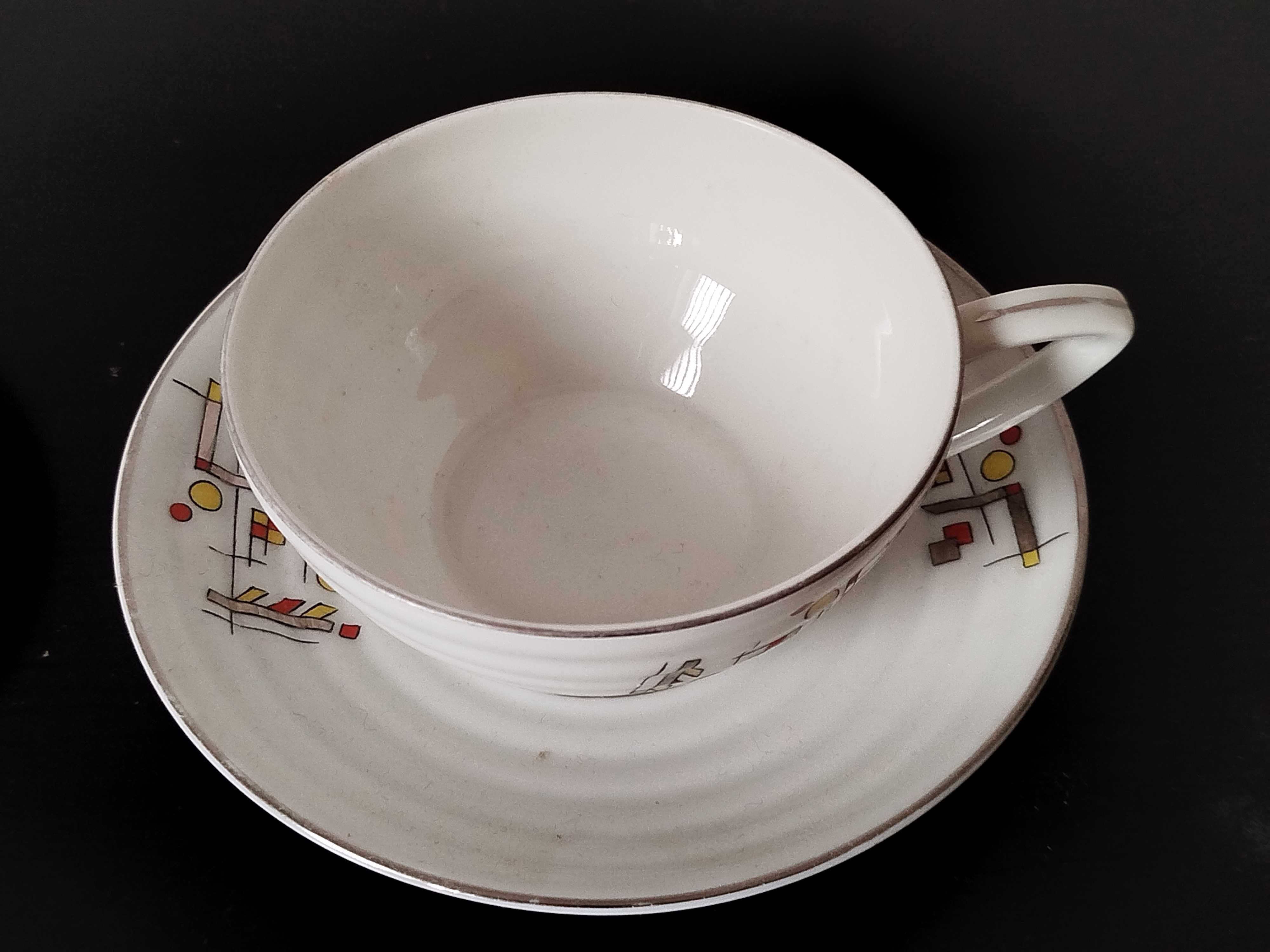 Duas chávenas de chá em porcelana