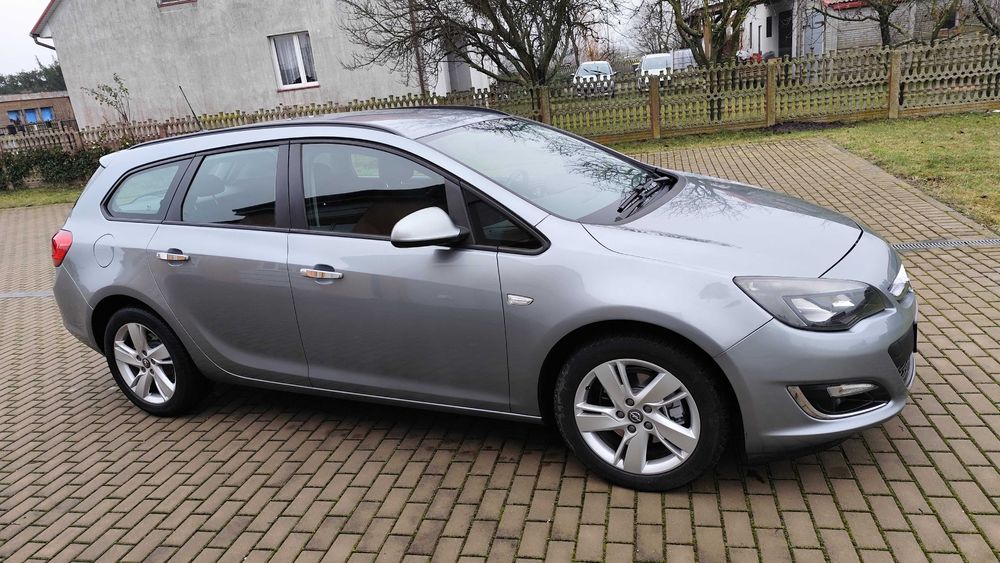 Opel Astra j Lift 1.7 CDTi 120KM 2013r 193tys km