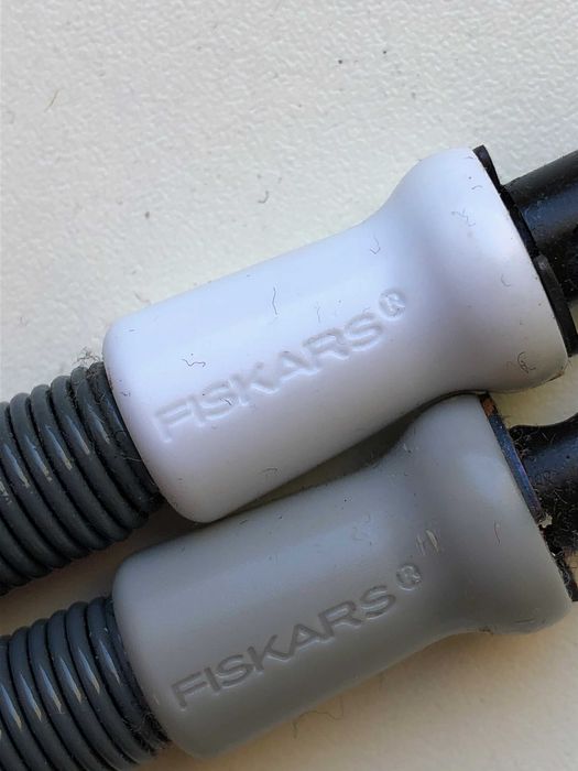 Kit Ferramenta FISKARS para aplicação ilhoses + ilhos 3,2 e 4,8mm