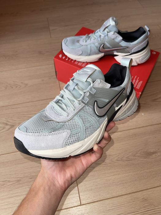 Кросівки Nike V2K RUN (FN6703 003)