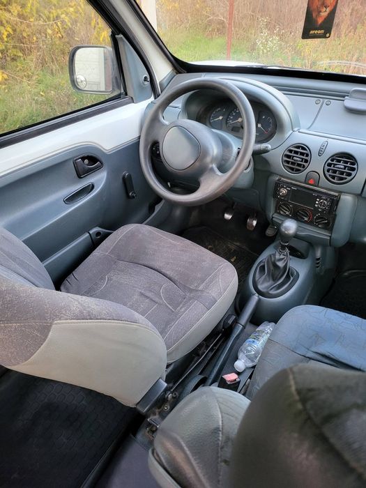 Сімейний або для роботи автомобіль