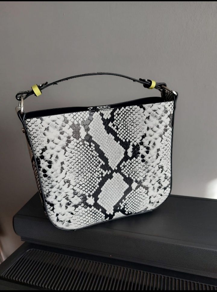 Nowa torebka czarno-biała. Zara. 24cm x20cm.