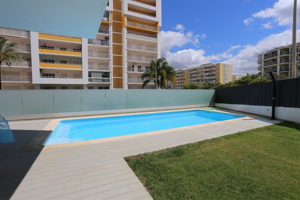 Apartamento T2 novo a estrear,com piscina e grande varanda