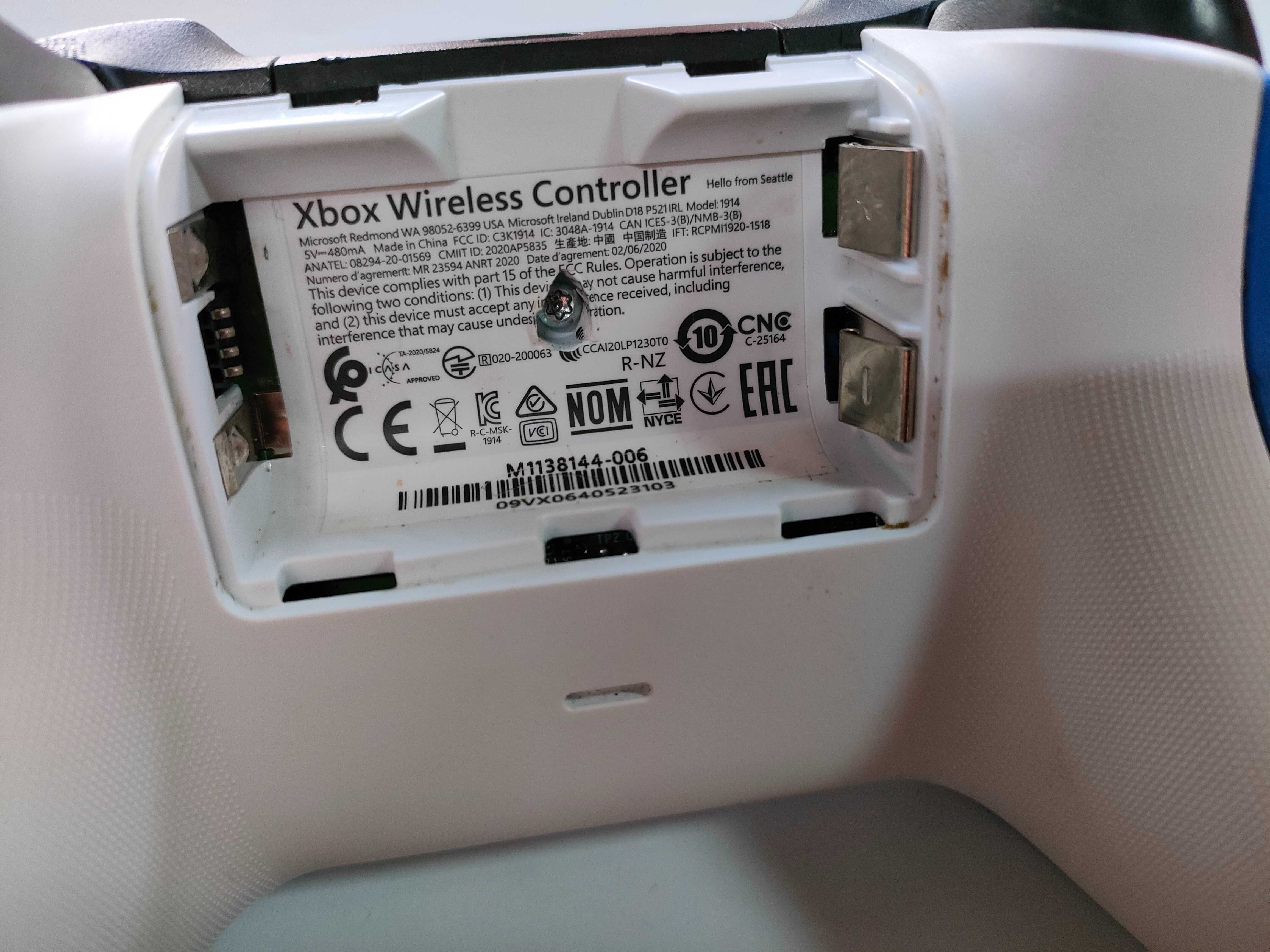 Pad bezprzewodowy do konsoli Microsoft Xbox One   735/23/w