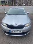 Skoda Rapid продається гарне авто