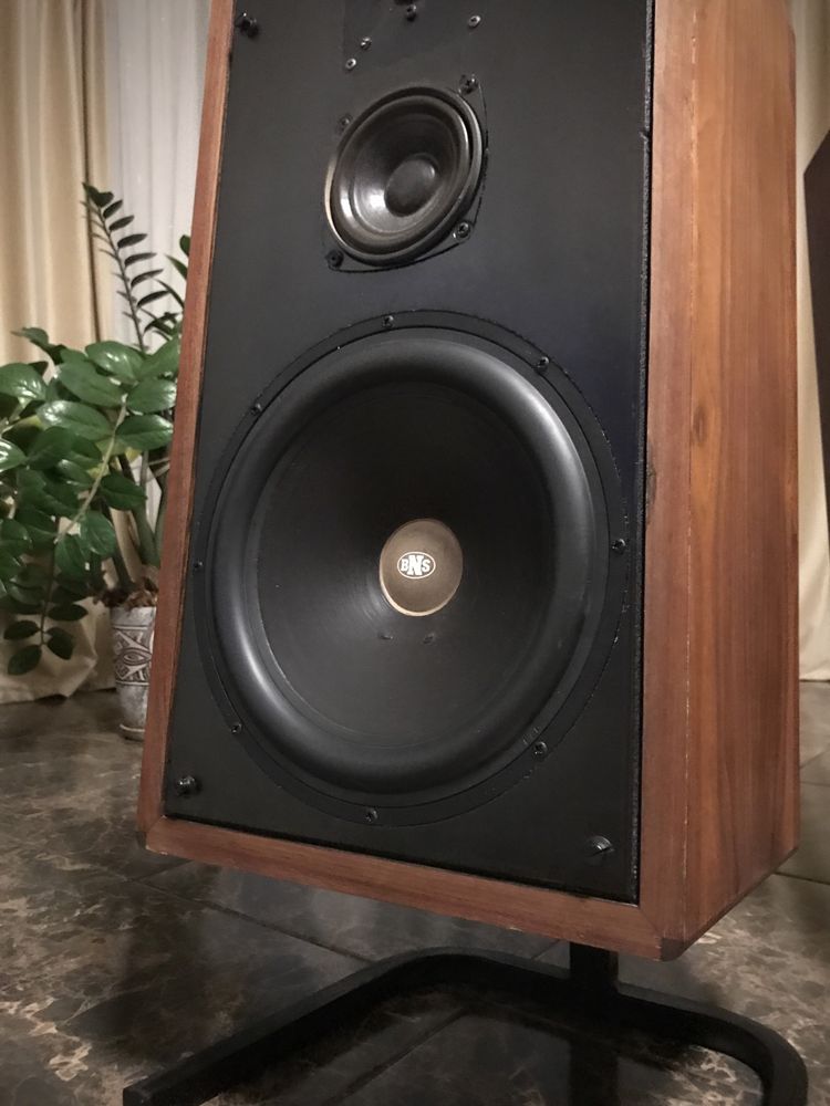 Brabant Noble Sound 382 (Audiolab) 8ом. на Seas Visaton Peerless Шпон