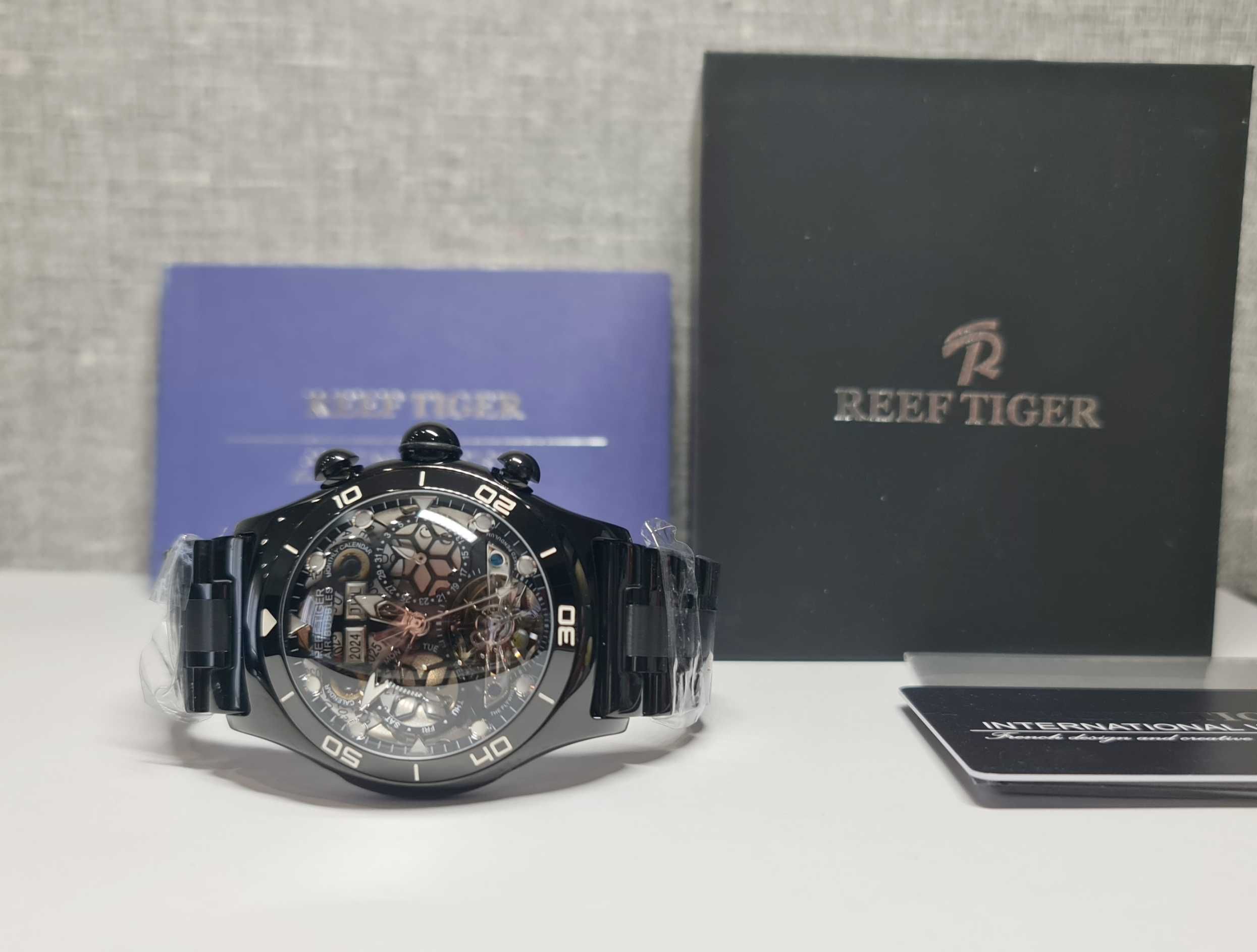 Чоловічий годинник Reef Tiger RGA703 Bubble Black Automatic Skeleton