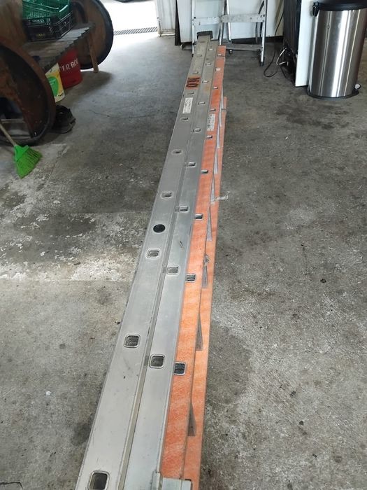 Vendo escada extensível de 9 metros
