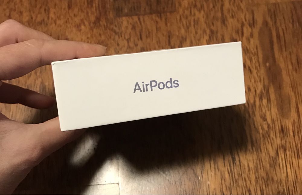 Pudełko po Apple AirPods