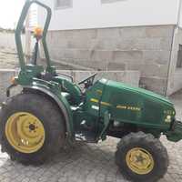 Trator John Deere 946