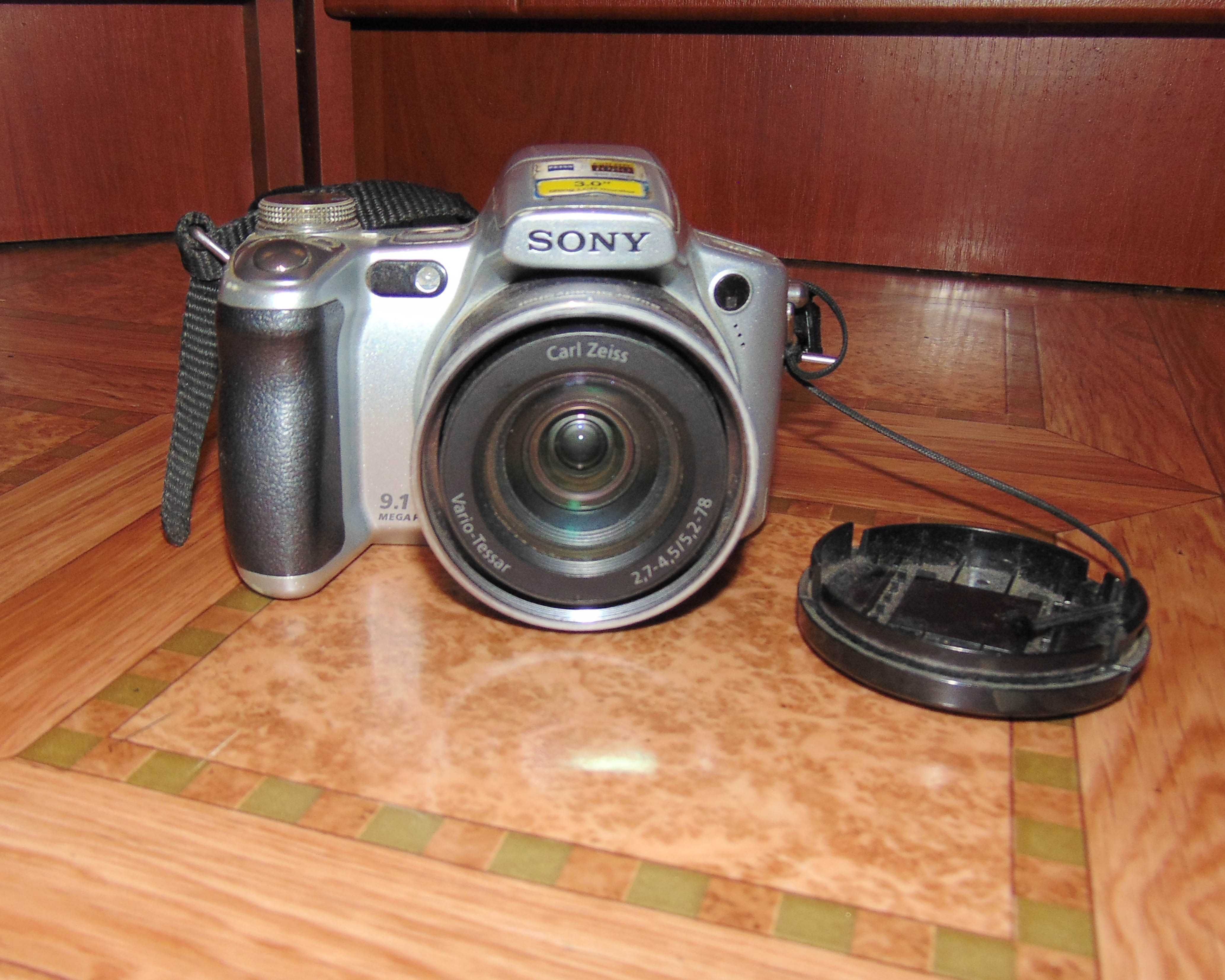 Цифровий фотоапарат Sony DHS- H50