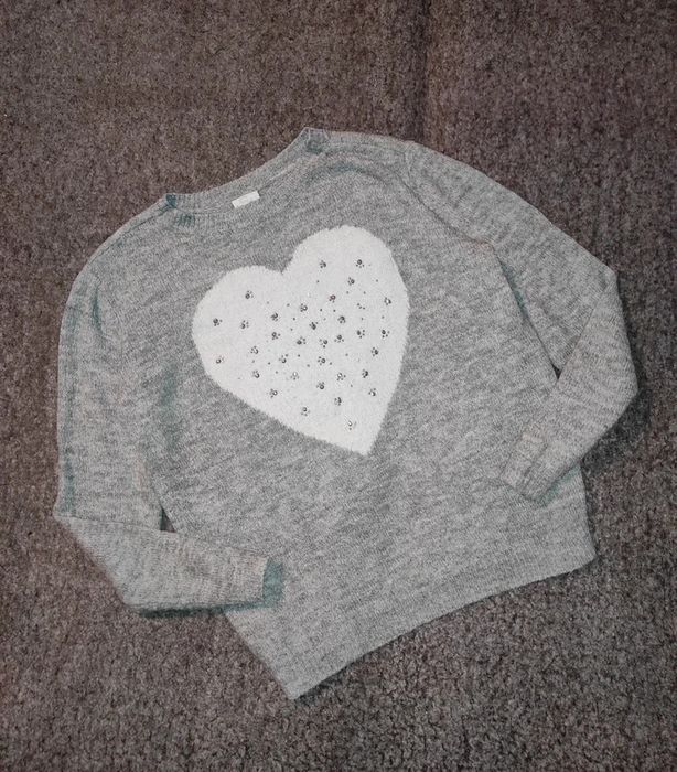 Sweter damski rozmiar S. Sweter damski z sercem. Ciepła bluza damska