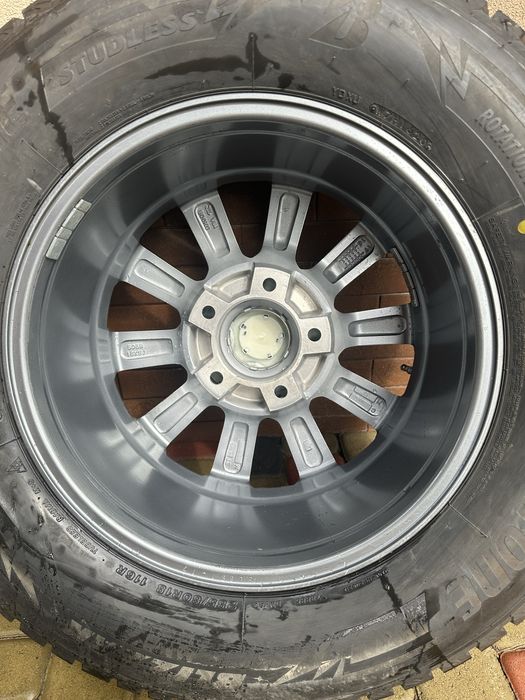 Зимові шини, комплект на дисках Toyota LC200