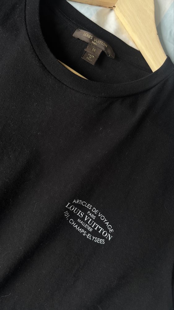 Tshirt koszulka męska unisex louis vuitton M czarna ( pasuje na S)