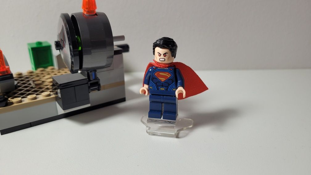 Klocki lego Super Heroes 76044 Clash of the Heroes.