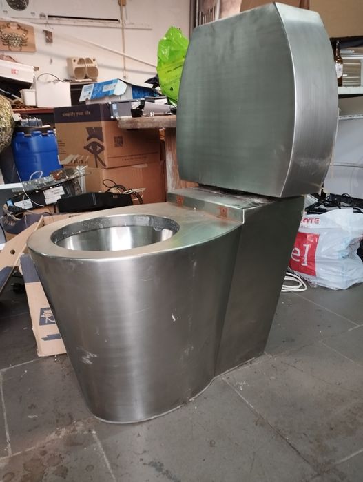 Sanita em inox com autoclismo