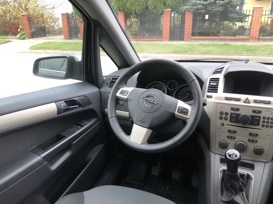 OPEL ZAFIRA LIFT 1,9 150KM Bardzo Ładna // Zarejestrowana