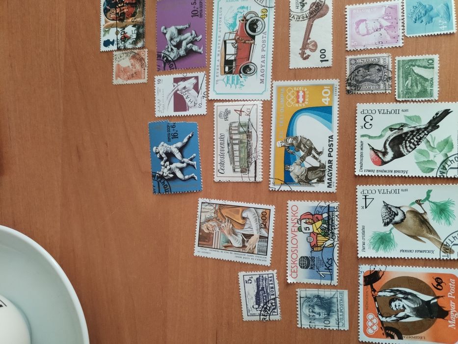 Znaczki pocztowe z różnych stron świata