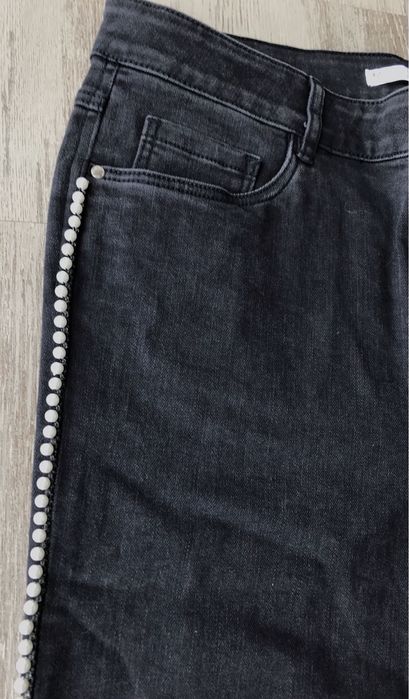 Calças pretas com pérolas (Lefties, tamanho 42)