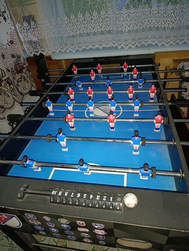 Великий футбольний стіл