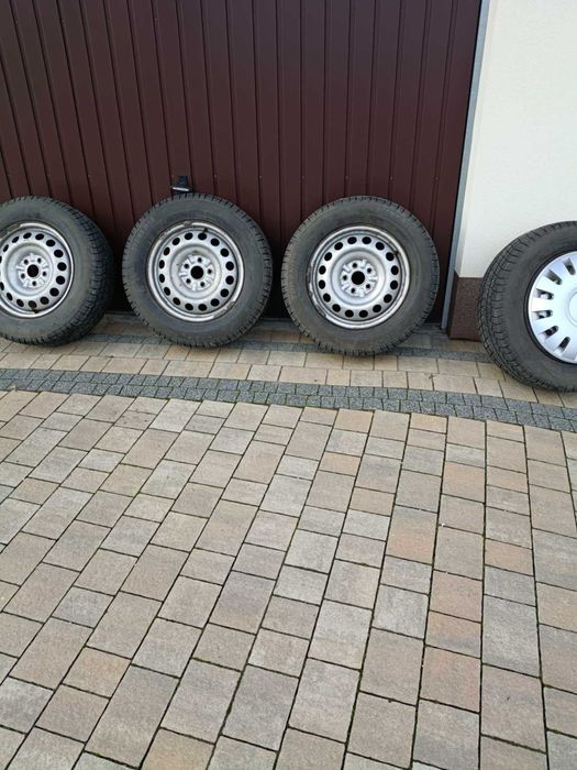 Opony zimowe wraz z felgami