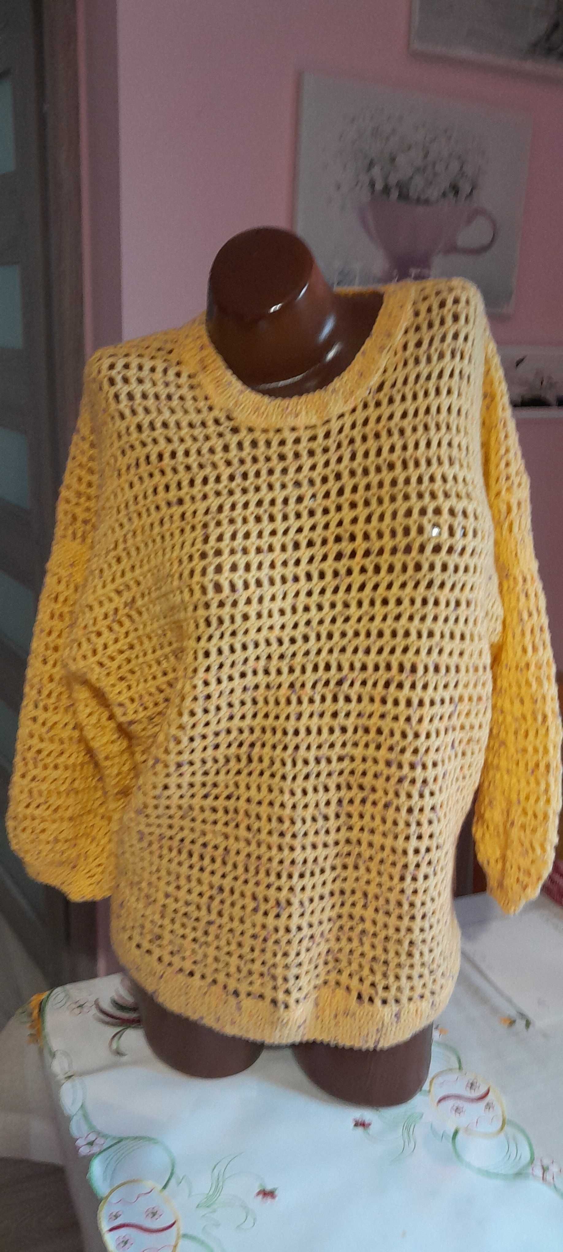 sweter-bluzka zrobiona na szydełku