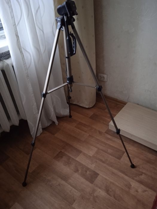Аксессуары для фото и видеотехники.Штатив напольный.Рюкзак для фото