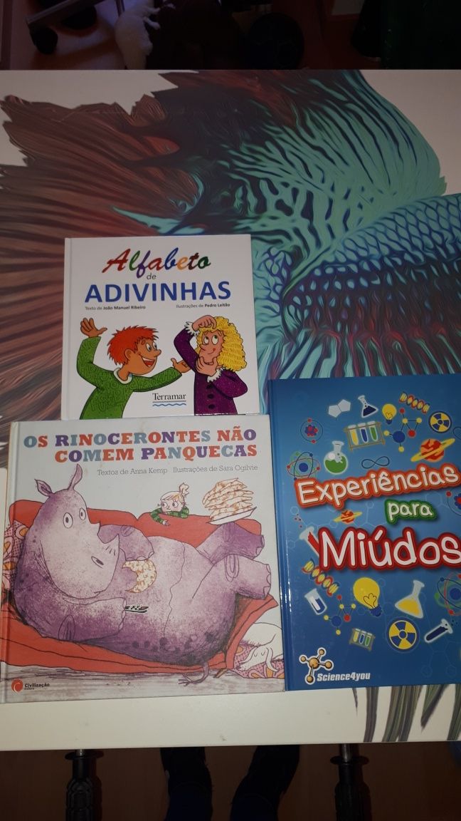 Livros infantis como novos