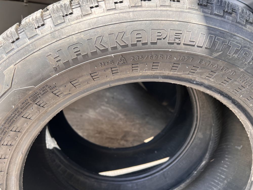 Nokian hakkapelliita 235/60 R18