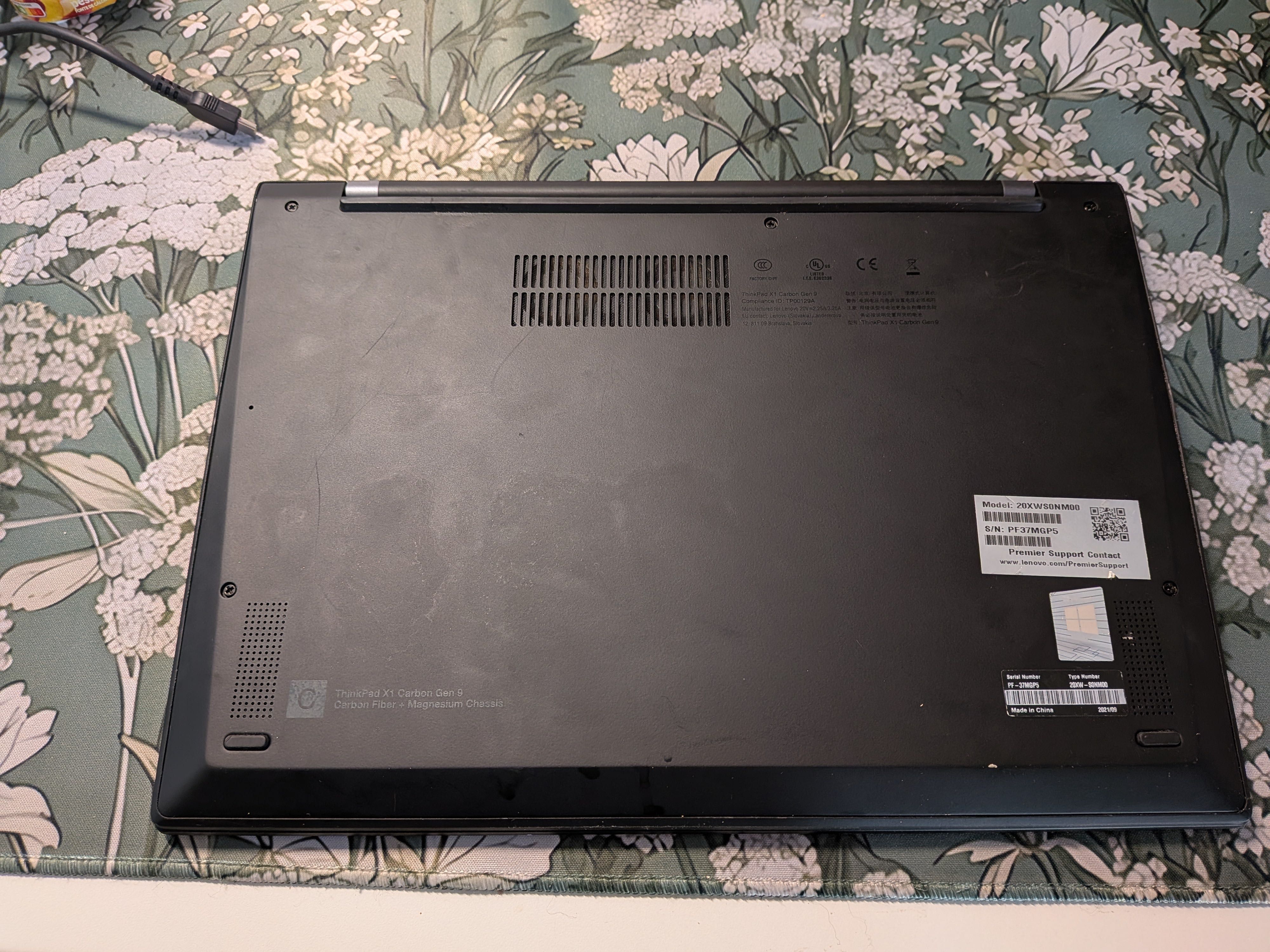 Thinkpad X1 carbon Gen9 I5-1135G7 16GB/512GB