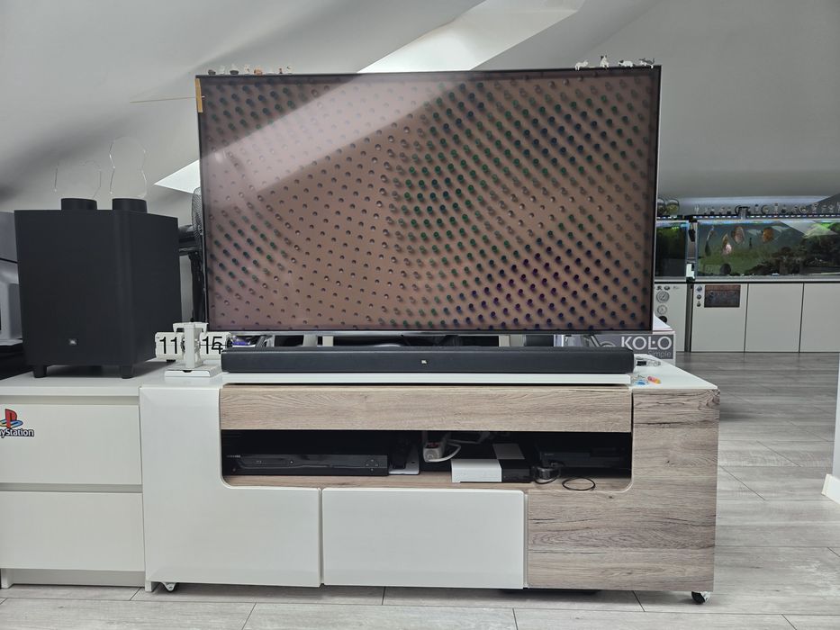 Szafka rtv z plecami zabudowanymi