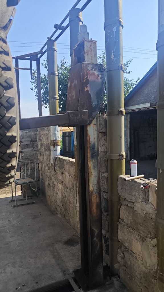 Продам робочий підйомник