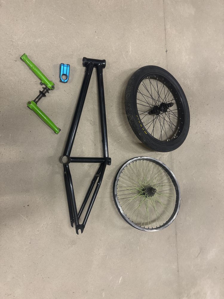 Bmx czesci rama felgi kola kolo schwalbe opona support mostek