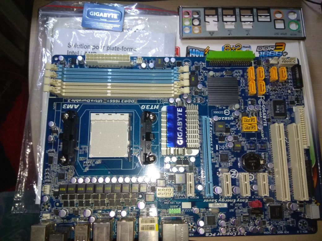 Материнская плата Gigabyte GA-MA770T-UD3P