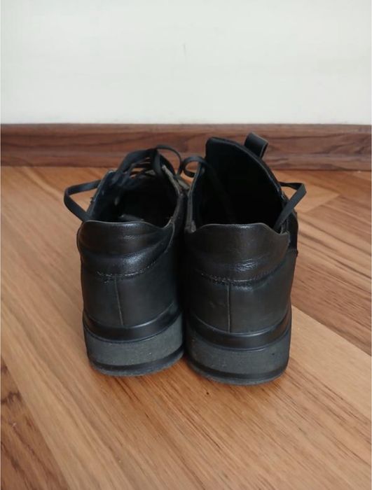 Шкіряні жіночі кросівки