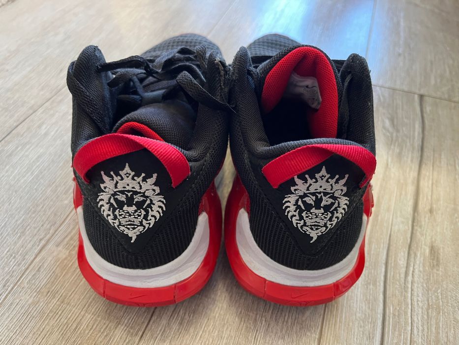 Buty do koszykówi Nike Lebron Witness VII