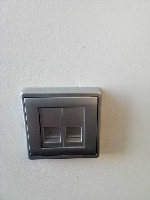 Tomadas efapel cinzenta