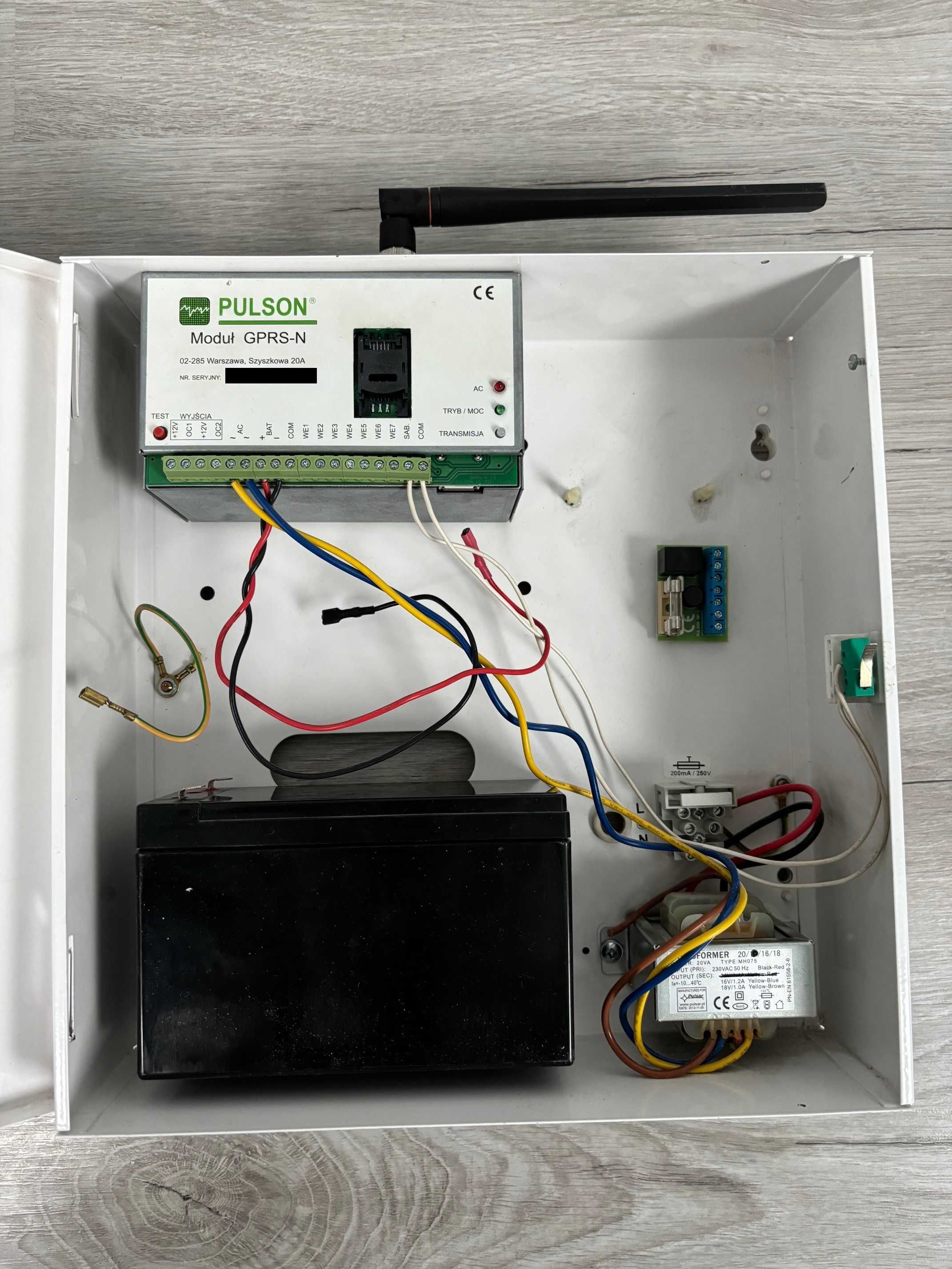 Nadajnik GPRS-N Pulson w obudowie z akumulatorem - zestaw do alarmu